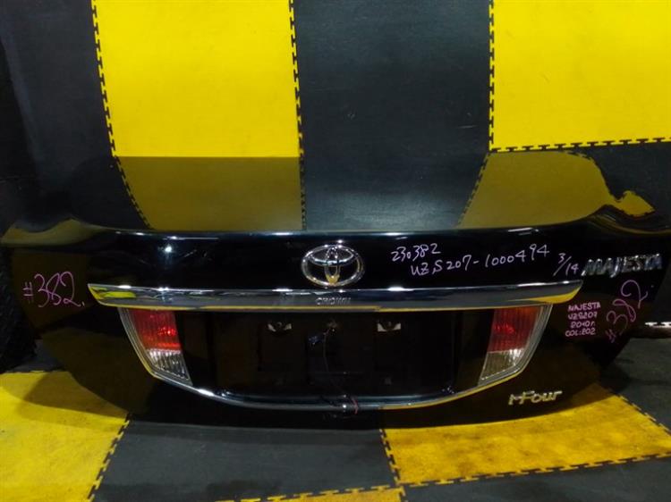 Крышка багажника Тойота Краун Маджеста в Бодайбо 101292