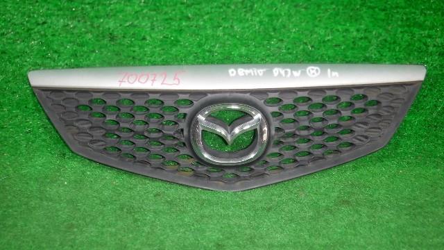 Решетка радиатора Mazda Demio