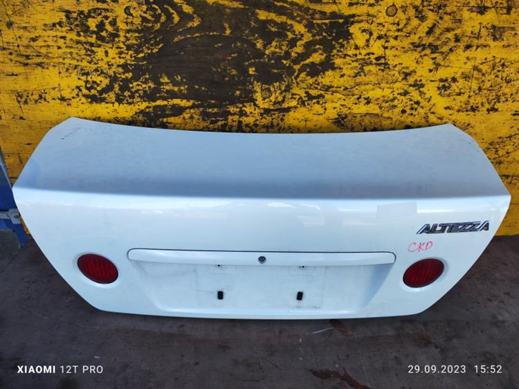 Крышка багажника Тойота Алтеза в Бодайбо 651581