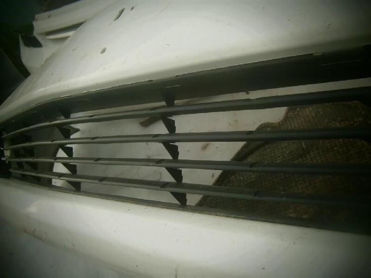 Решетка радиатора Тойота Приус в Бодайбо 72763