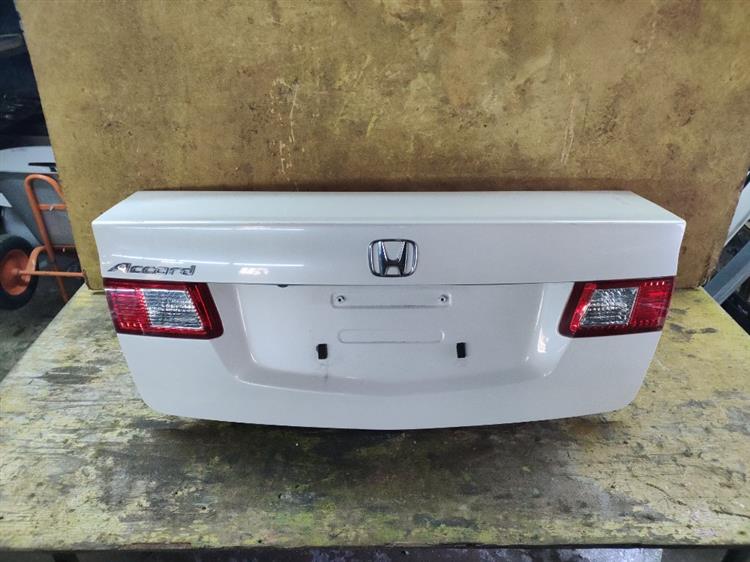 Крышка багажника Хонда Аккорд в Бодайбо 72865